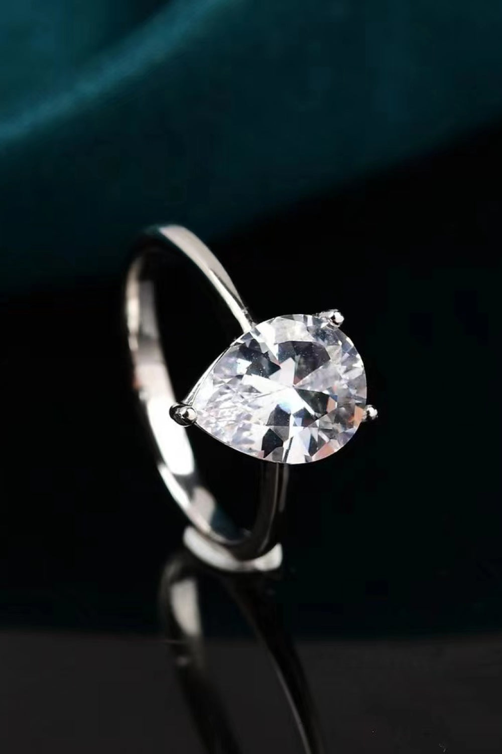 Classic Teardrop 2 Carat Moissanite Ring SETEPENRA .