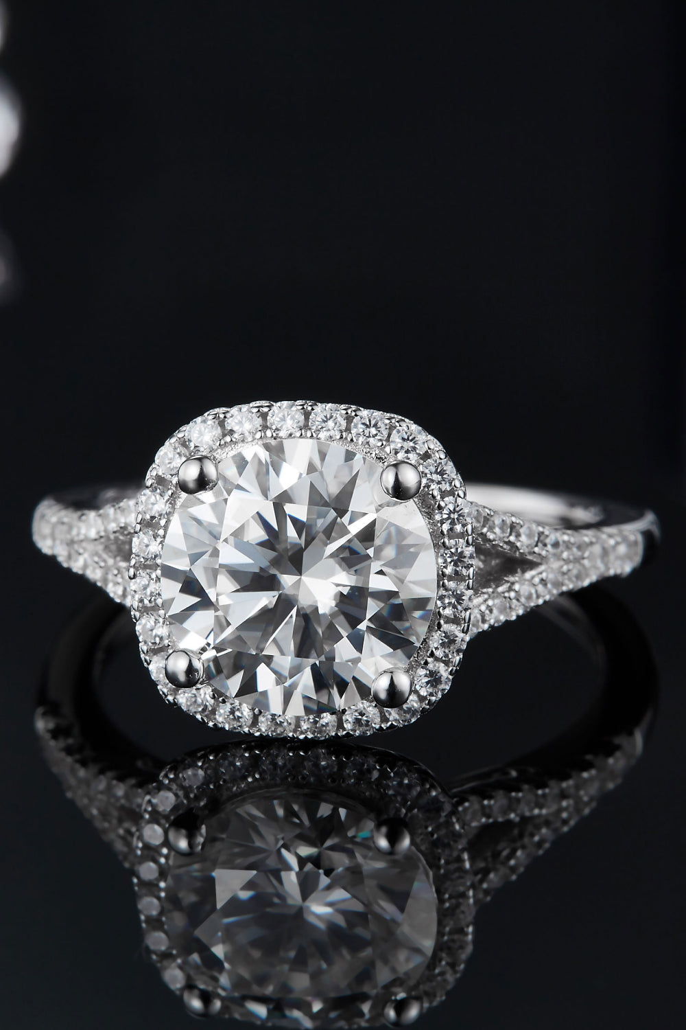 3 Carat Moissanite Halo Ring SETEPENRA .