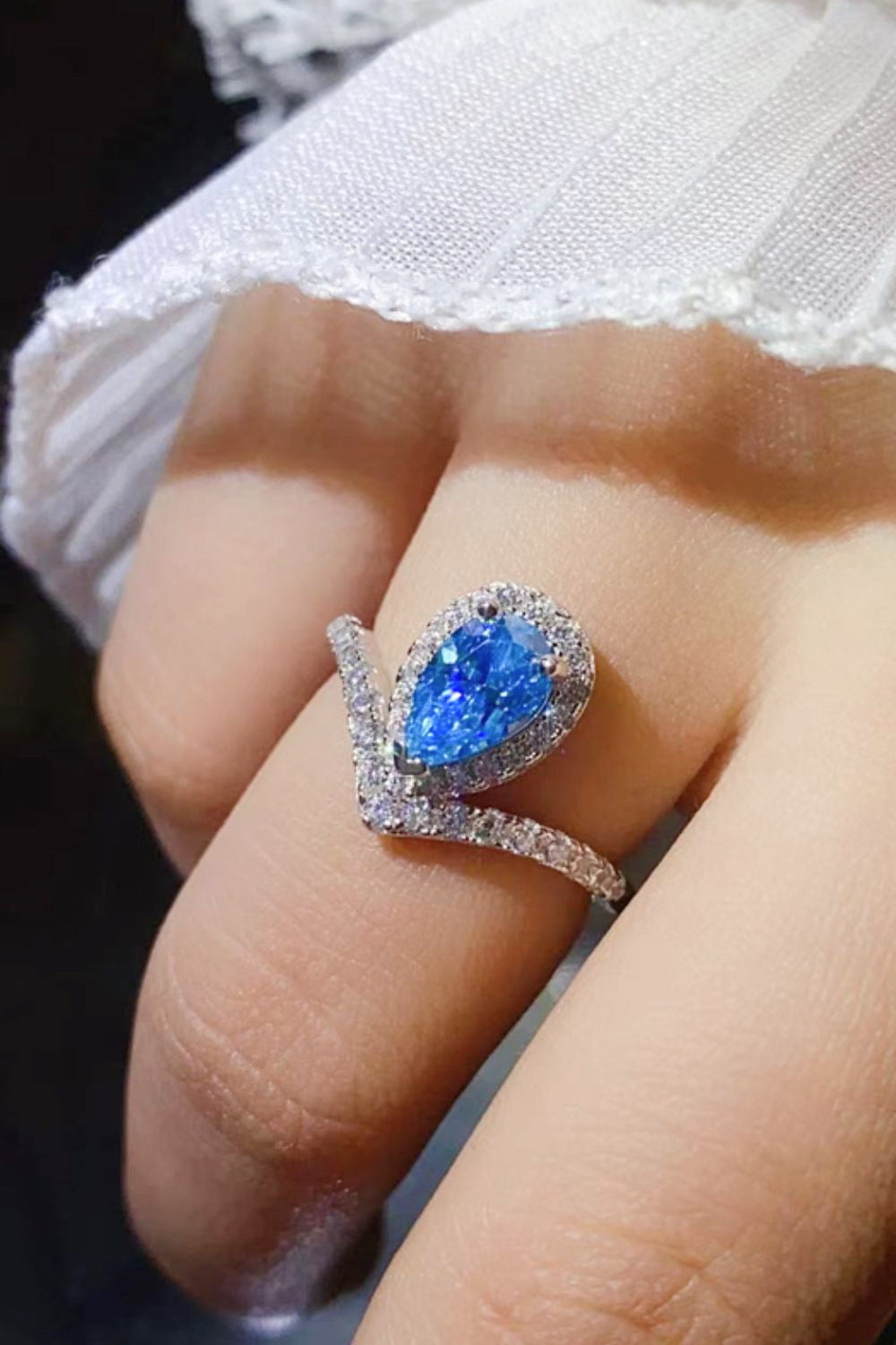 1 Carat Pear Shape Moissanite Heart Ring SETEPENRA .