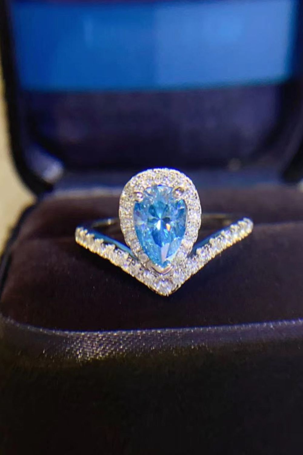 1 Carat Pear Shape Moissanite Heart Ring SETEPENRA .