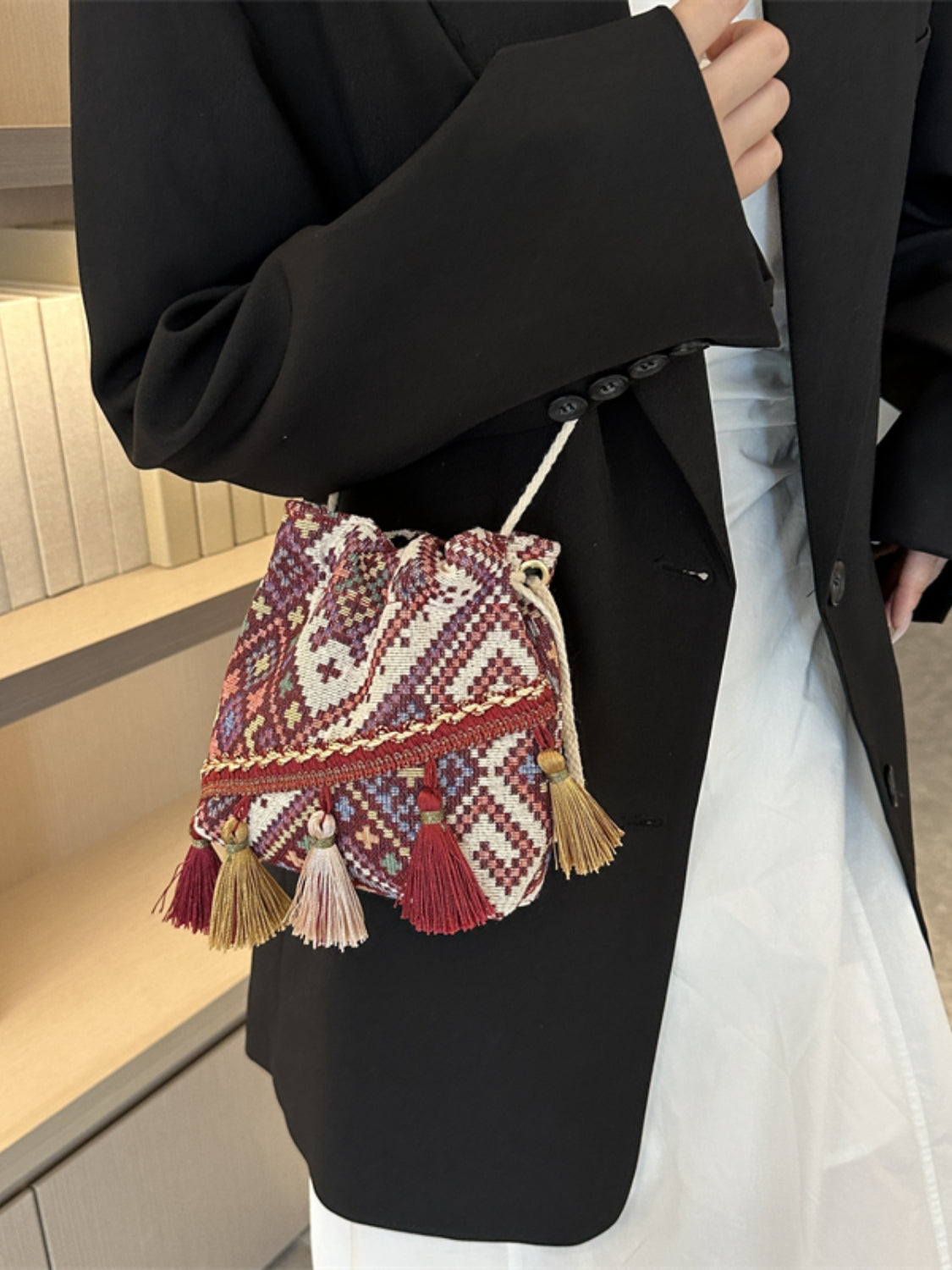 ecca2236-e54b-4992-bac7-ae181c31d11f-Max