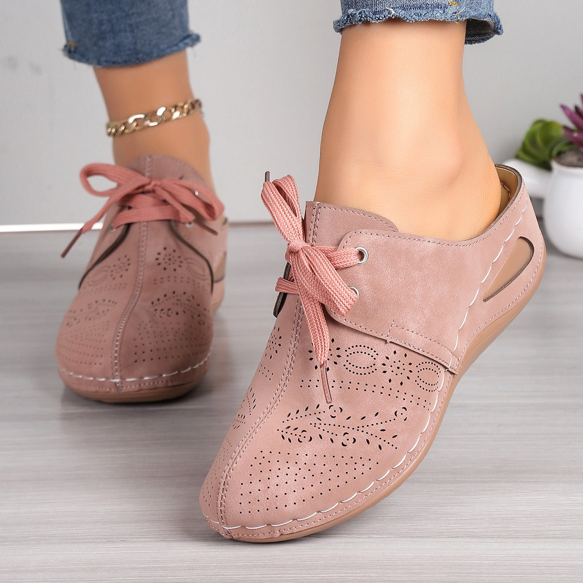 Lace-Up Round Toe Wedge Sandals SETEPENRA .
